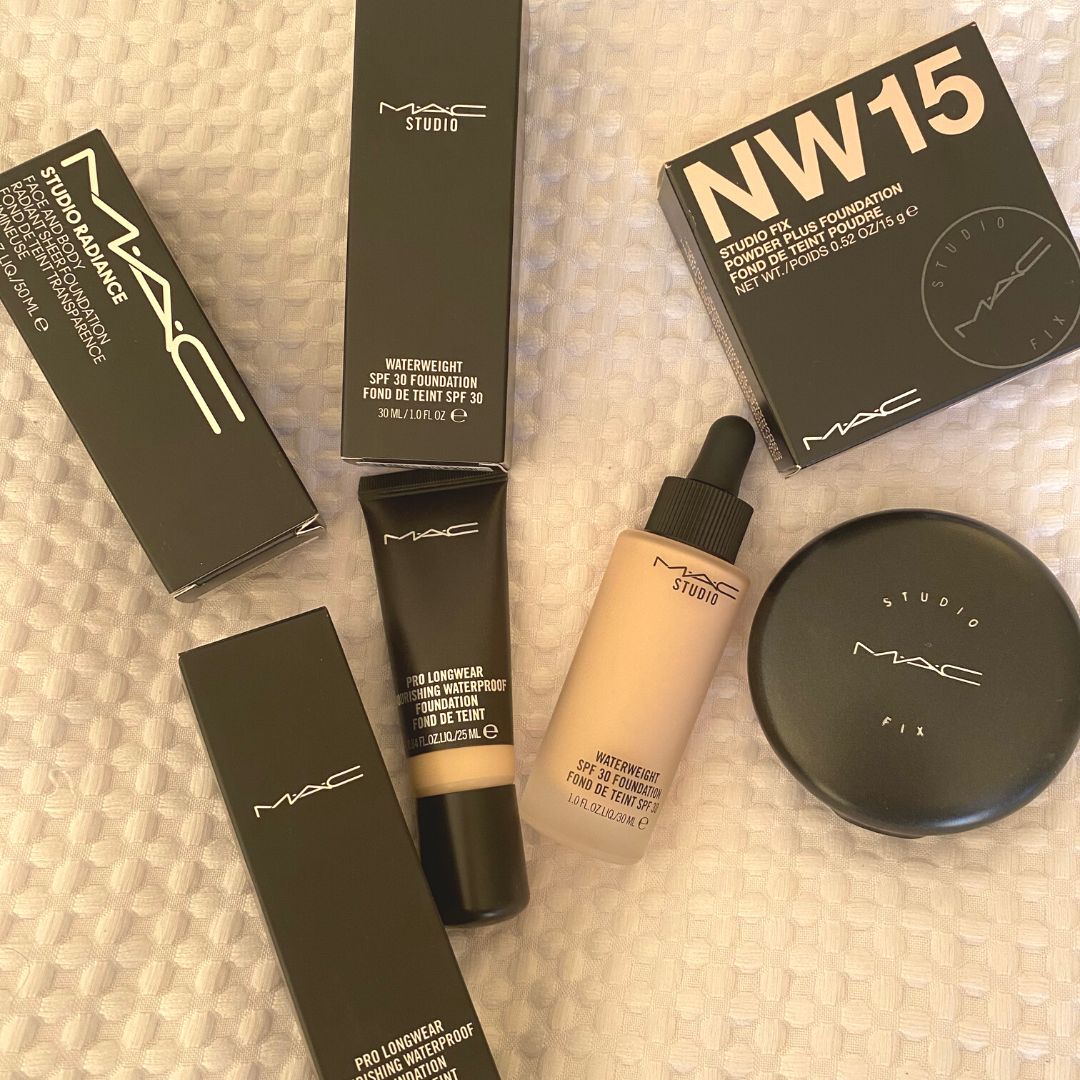 Grace Lindsay testing out mac foundation