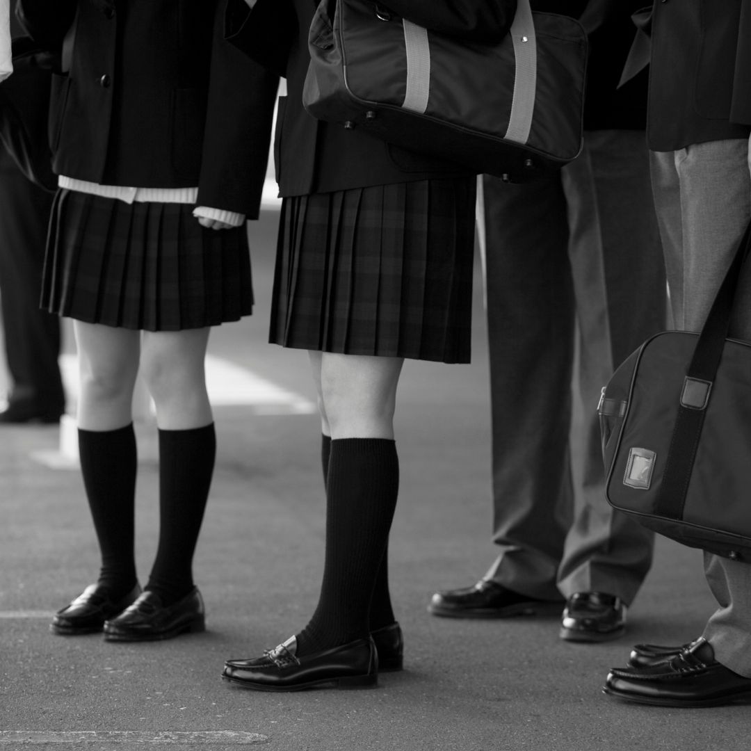 Adolescence and primary school sexual abuse 